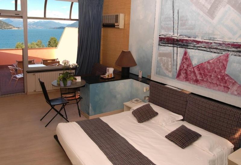 Conca Azzurra Wellness & Beauty Hotel Ranco Pokoj fotografie
